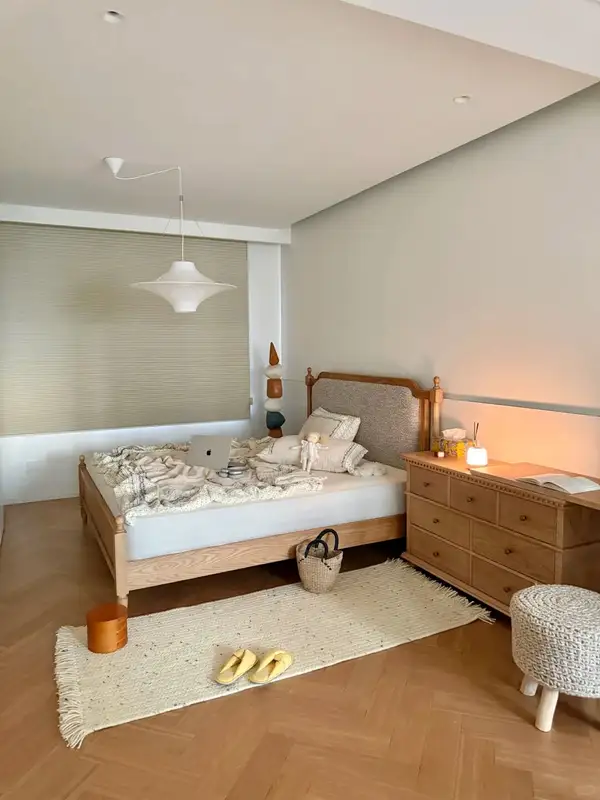 American-Style Solid Wood Bed — product image 5