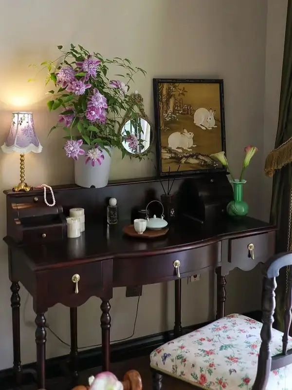 French-Inspired Solid Wood Storage Dressing Table — product image 3
