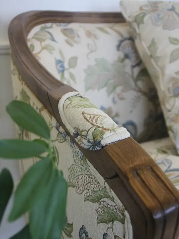 American-Style Mixed-Material Upholstered Sofa — product image 3